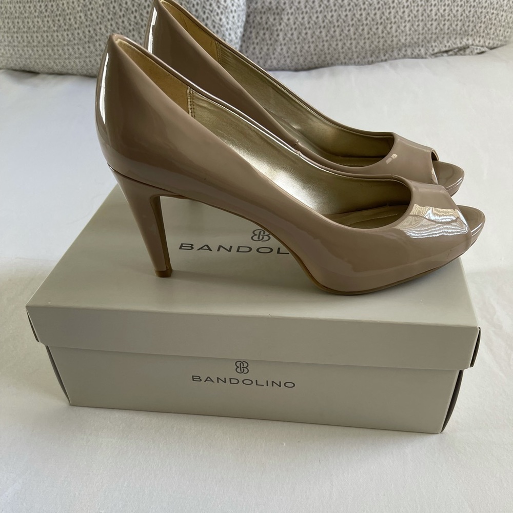 Bandolino Nude Peep toe Heel